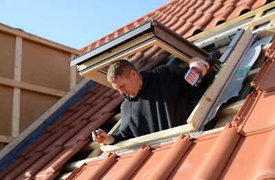 Pose de fenêtres de toit Velux à Burelles